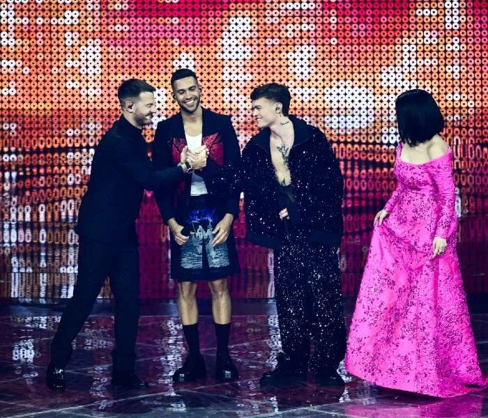 Blanco y Mahmood junto a Laura Pausini 