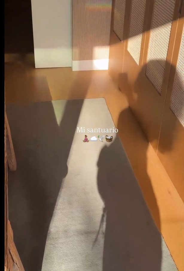 Para la 'influencer', la habitación es su refugio