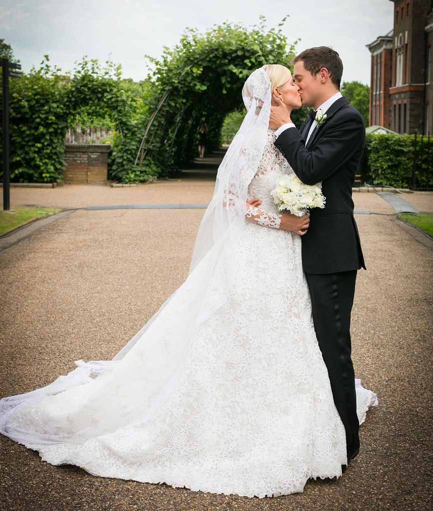 Vestido de novia de Nicky Hilton en su boda con James Rothschild