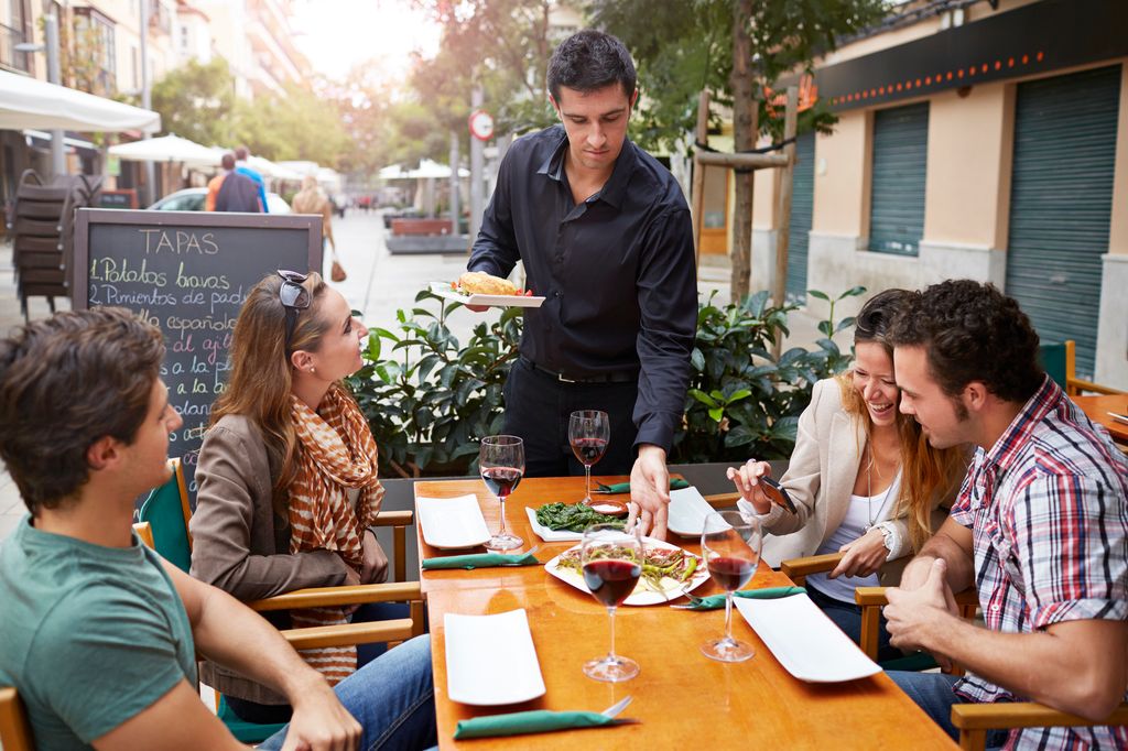 Si un festivo coincide con tu día habitual de descanso, la empresa debe darte un día alternativo o compensarlo según convenio