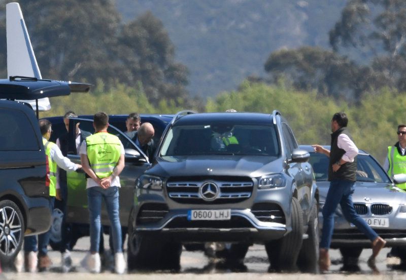 El rey Juan Carlos aterriza en España