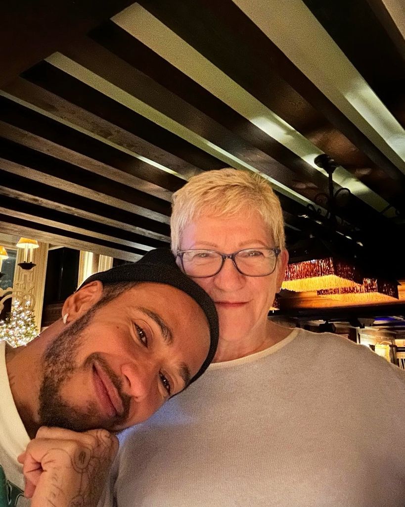 Lewis Hamilton le dedicó una sentida felicitación de cumpleaños a su madre, Carmen Larbalestier.