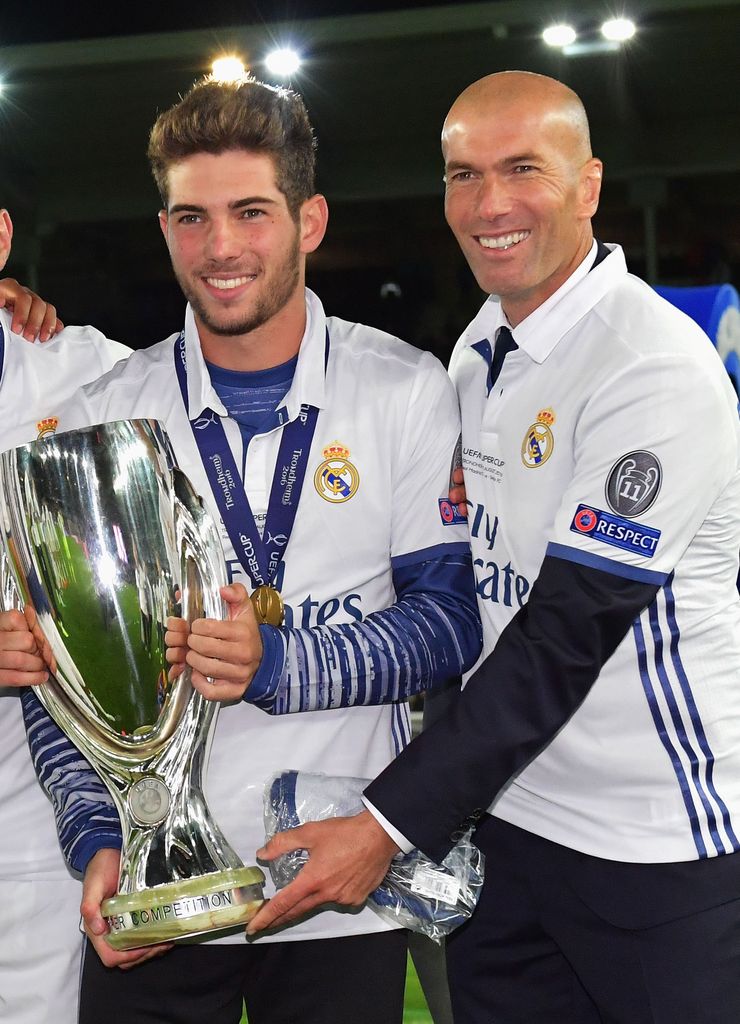 TRONDHEIM, NORUEGA - 9 DE AGOSTO: Zinedine Zidane con su hijo Luca en una foto de 2016.