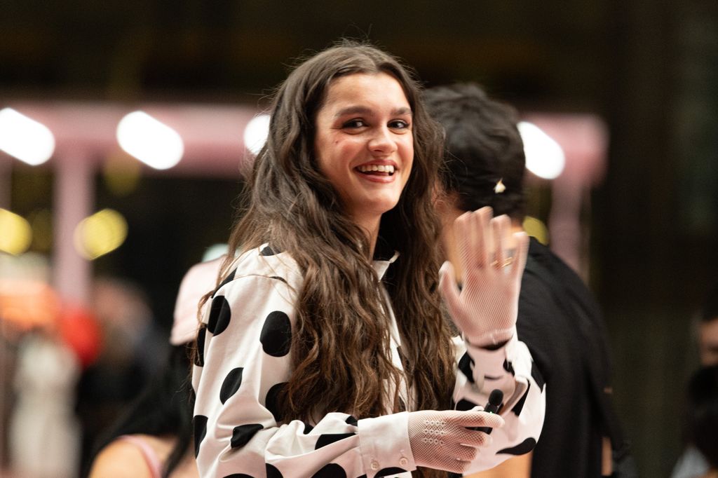 Amaia Romero en el desfile de Carolina Herrera Spring/Summer 2026 en la plaza mayor de Madrid