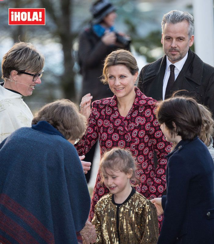 Ari Behn junto a Marta Luisa de Noruega y sus tres hijas