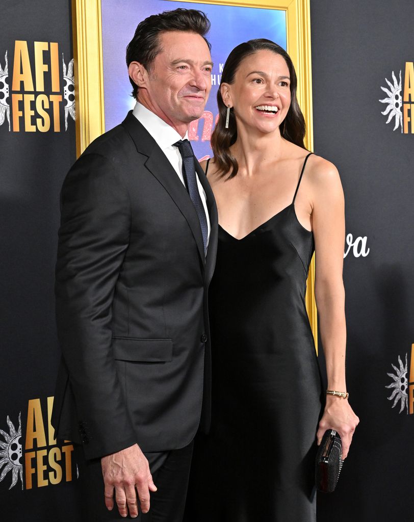 Hugh Jackman y Sutton Foster en el estreno de Song Sung Blue en el AFI Fest en Hollywood, California, el 26 de octubre de 2025