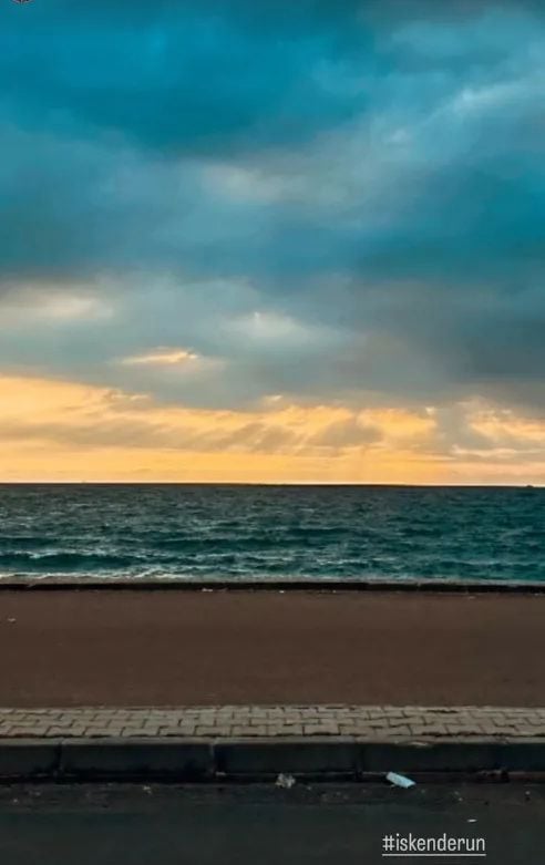 Emre Altuğ anunciaba con esta imagen su presencia en İskenderun para asistir al juramento militar de de Mert