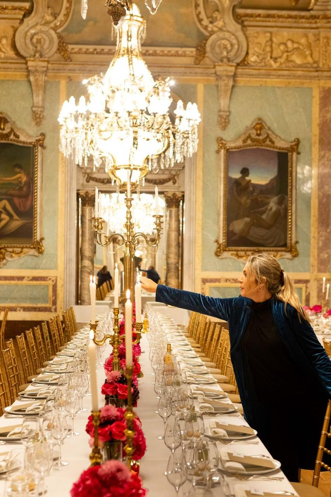 Tendencias de bodas 2026 centros de un solo color