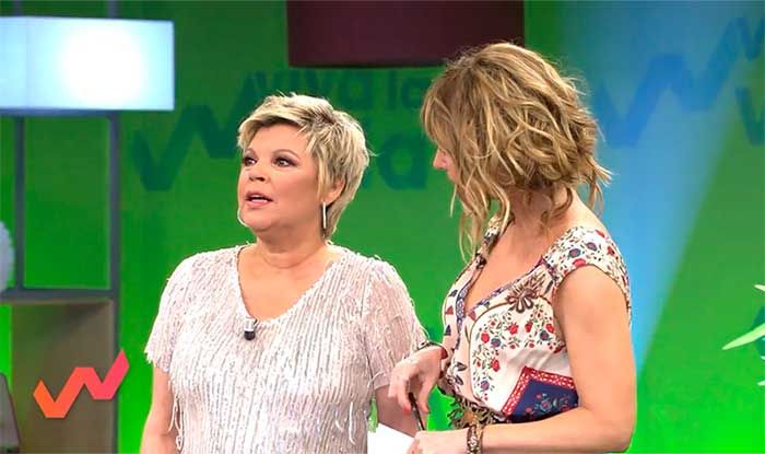 Terelu Campos con Emma García en el plató de Viva la Vida
