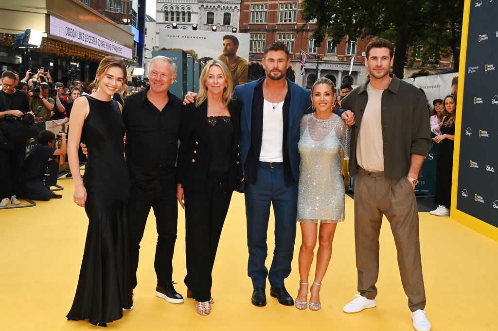 Chris Hemsworth con Elsa Pataky y su familia en Londres en el estreno de Limitless: Live Better Now