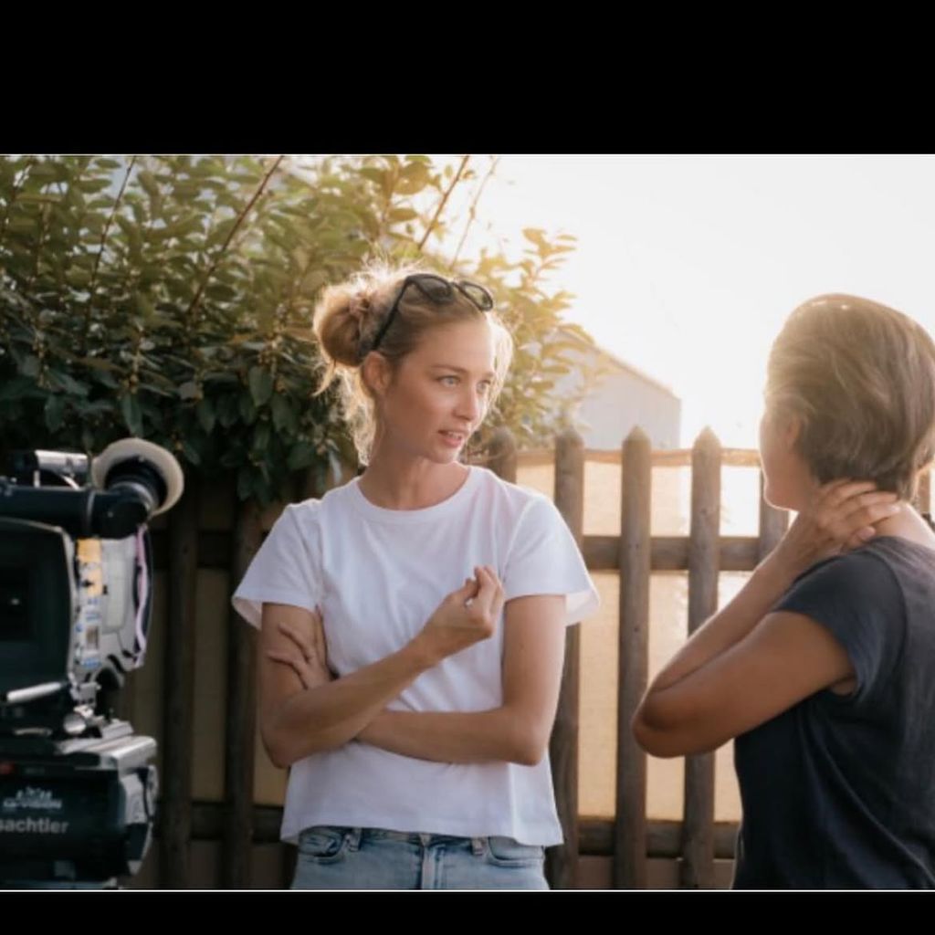 Beatrice Borromeo (Astreafilms) charlando con Clarisa Cappellani en el rodaje de Il Principe 