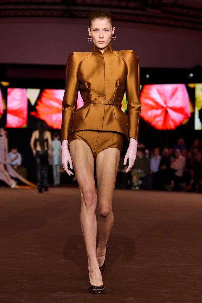 Paris Fashion Week: desfile de Mugler (Primavera/Verano 2027)