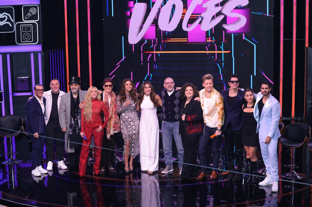 Ricardo Margaleff, Eduardo Suarez, Manuel Mijares, Yuri, Emmanuel, Lucero, Angélica Vale, Marcelo Strupini, Lucero Mijares, Alexander Acha, Yahir, María Leon and Roberto Hernandez