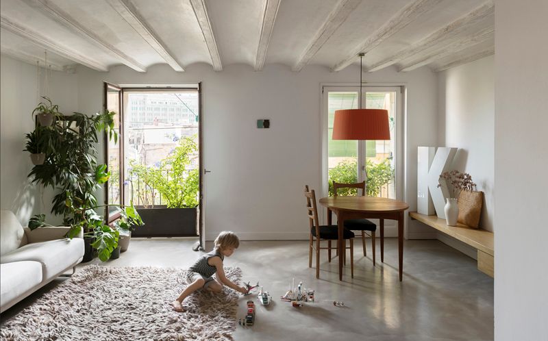 Vivienda pintada con cal, promoviendo así una calidad del aire saludable 