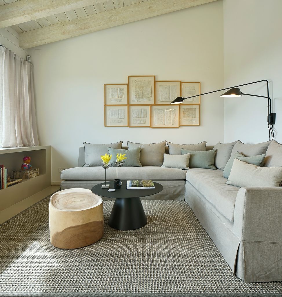 Sofá en forma de L tapizado en lino y algodón