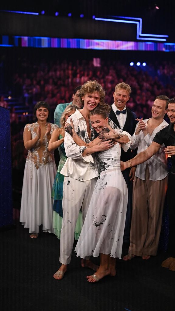 La emoción de la pareja tras finalizar el baile homenaje a Ari Behn