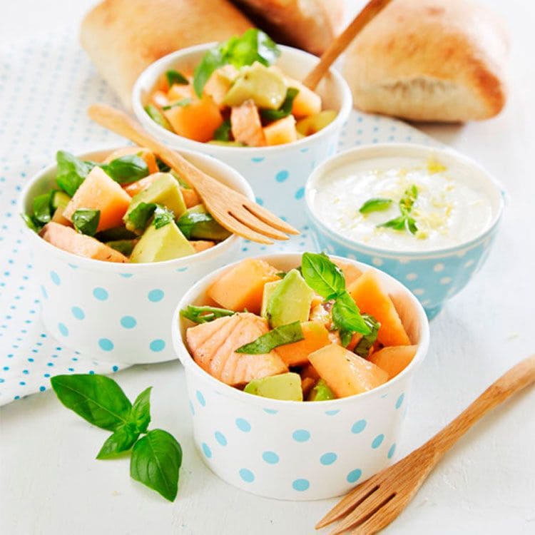salmon melon aguacate