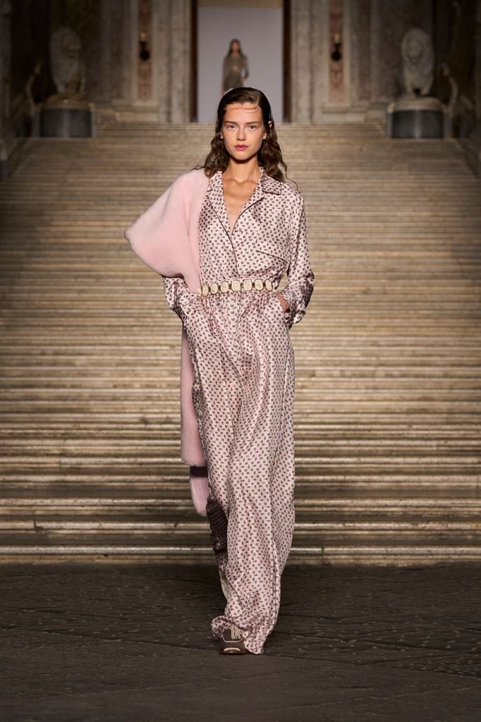 Max Mara: desfile de la colección Resort 2026 en Nápoles
