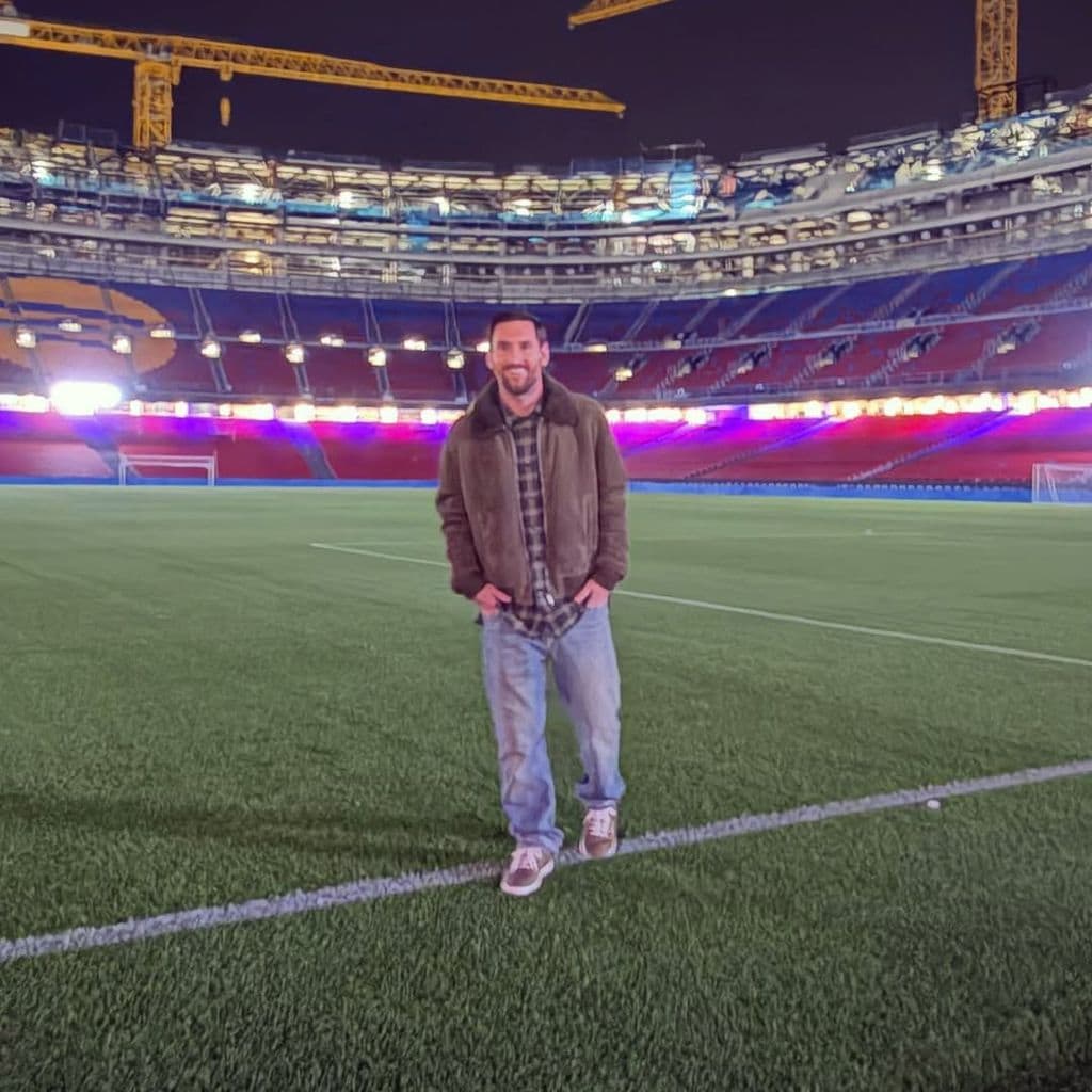 Lleno de nostalgia, Lionel Messi vuelve a pisar la cancha del Camp Nou: 'Ojalá algún día pueda volver'