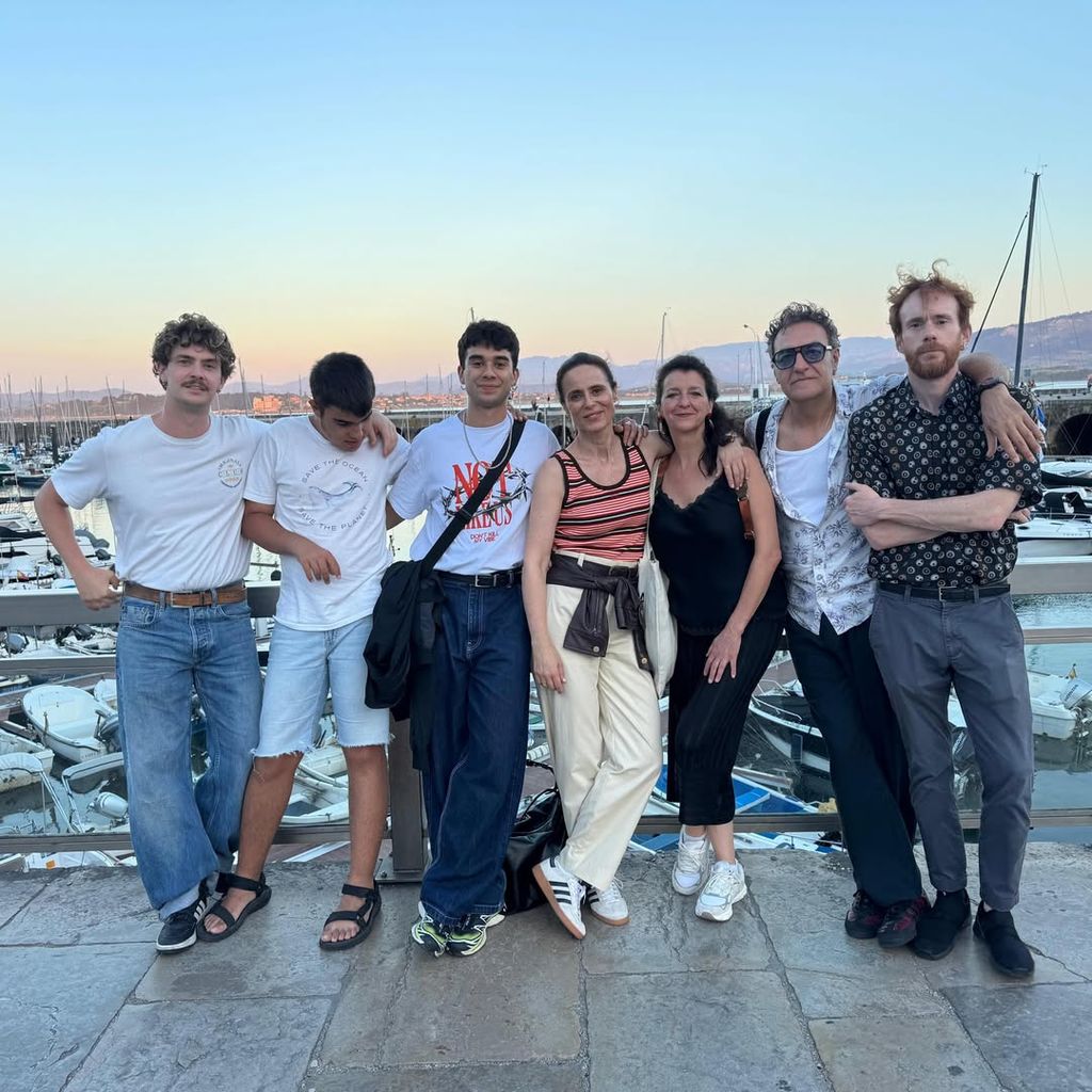 Aitana Sánchez-Gijón con el equipo de 'Malquerida' en Santander