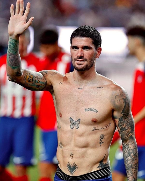 Rodrigo De Paul con un tatuaje de Tini