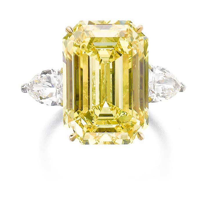 anillo amarilo subasta