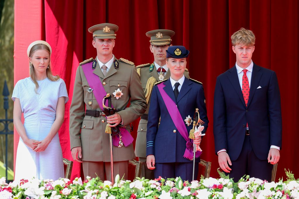 Los cuatro hijos de los reyes Felipe y Matilde en el desfile militar por el Día Nacional de Bélgica