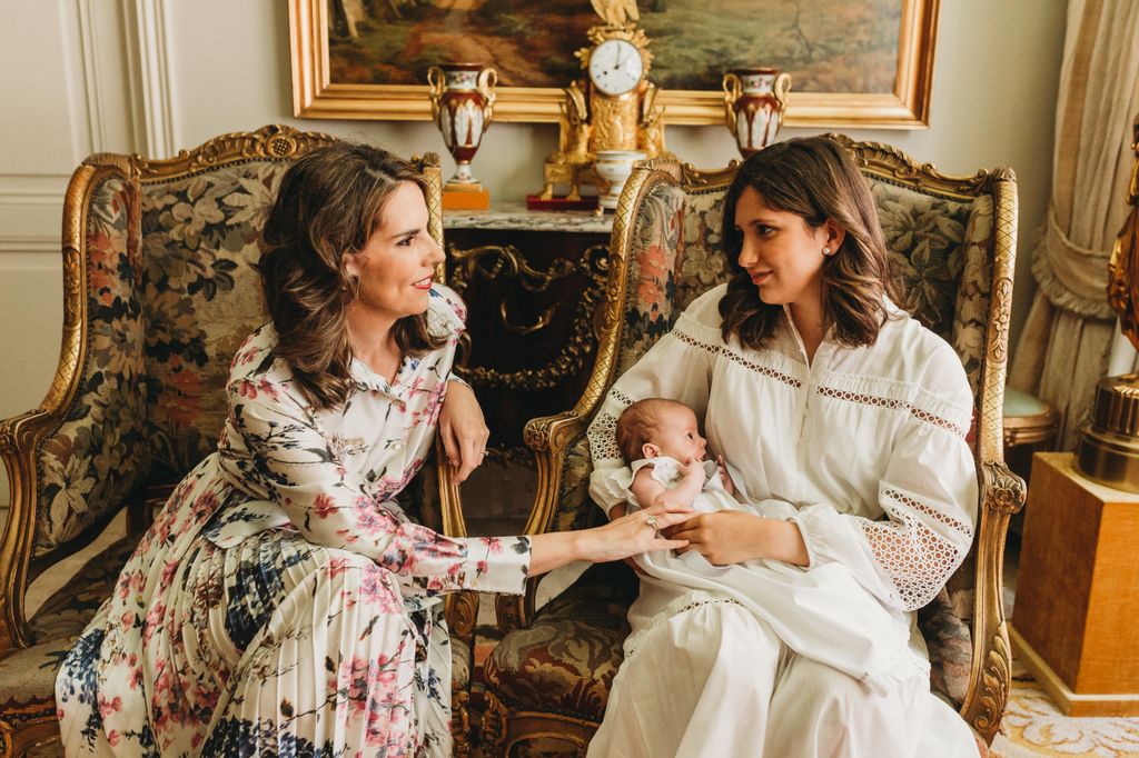 Casilda Fernández de Córdoba junto a sus hijos Casildita y Juan Ramón