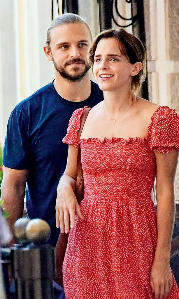 Emma Watson HOLA 4074