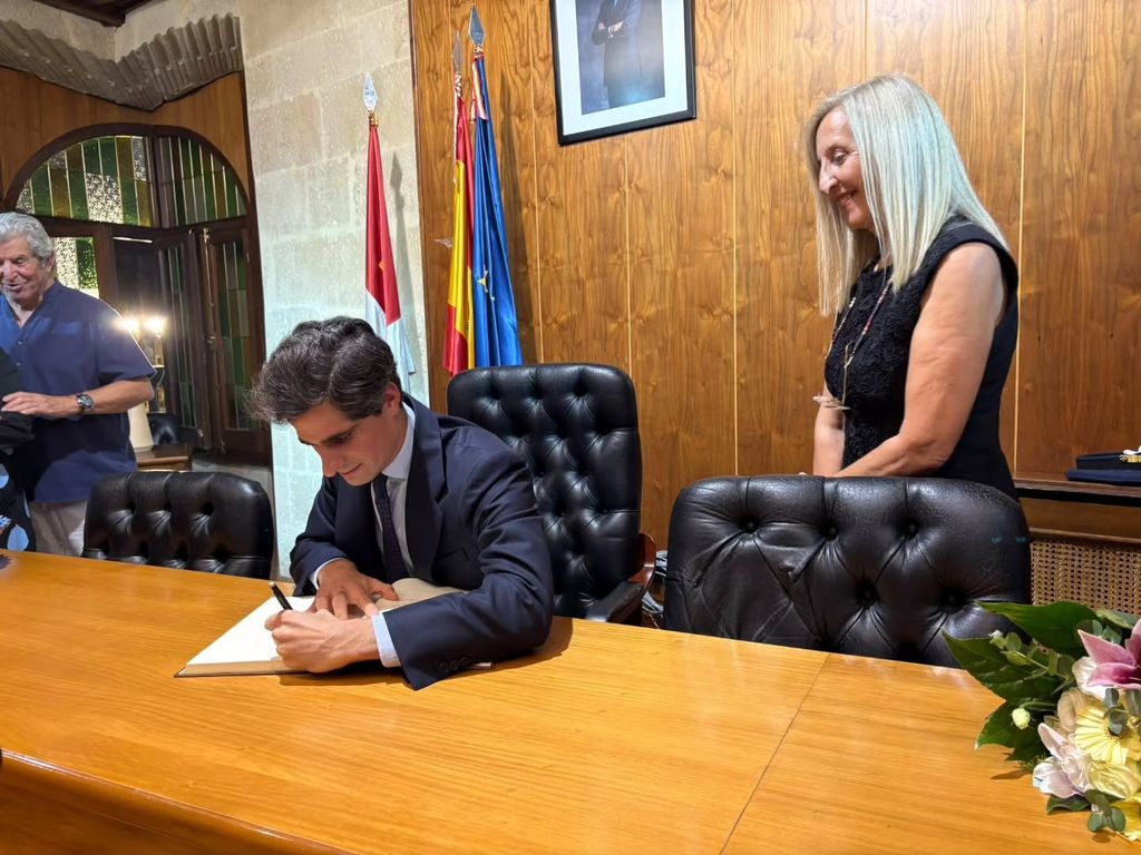 El futuro XX duque de Alba pronuncia por primera vez en solitario este emotivo discurso