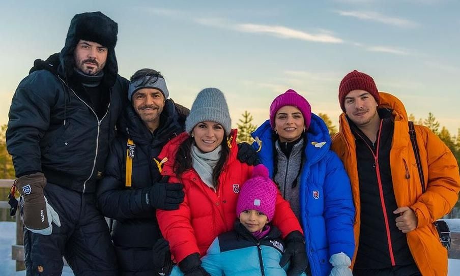 Eugenio Derbez y su familia