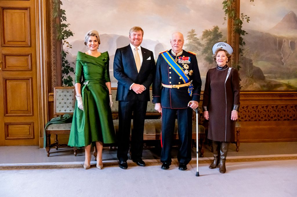 El rey Guillemor Alejandro y la reina Máxima de los Países Bajos en su encuentro con el rey Harald y la reina Sonja de Noruega en Oslo, en noviembre de 2021. 