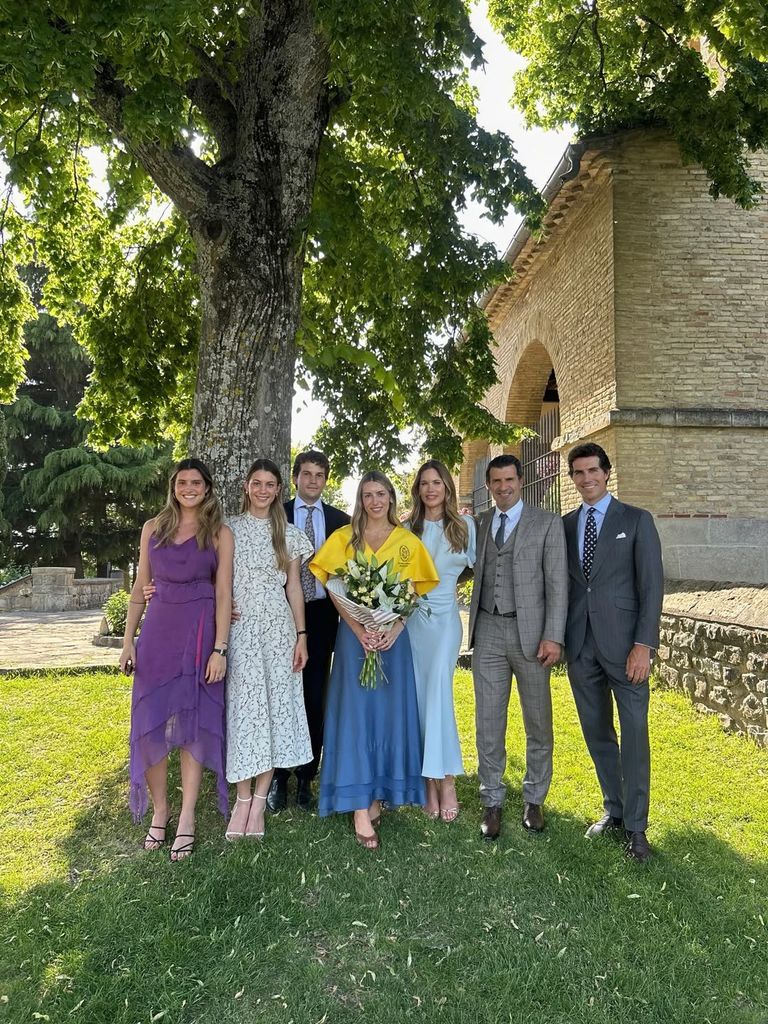 Luis Figo y Helene Svedin, con sus tres hijas y sus yernos
