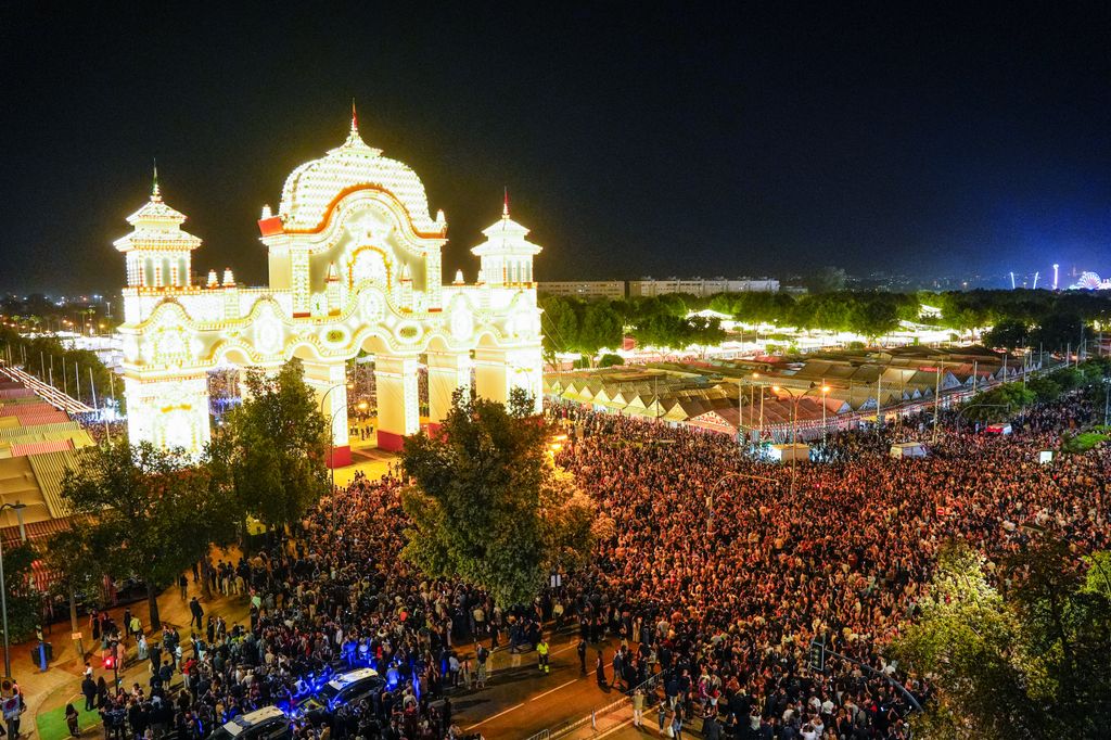 Portada de la Feria de Abril de Sevilla