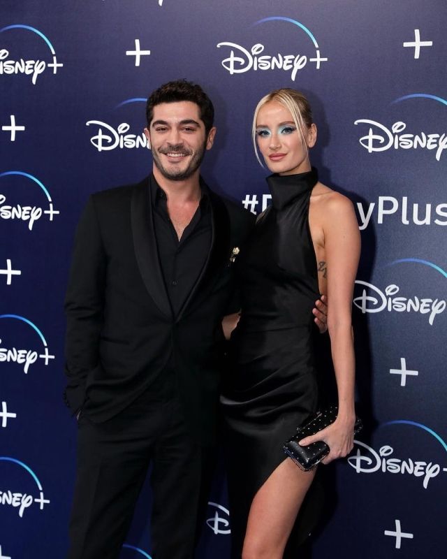 ¿Son pareja Burak Deniz y Serenay Sarikaya?