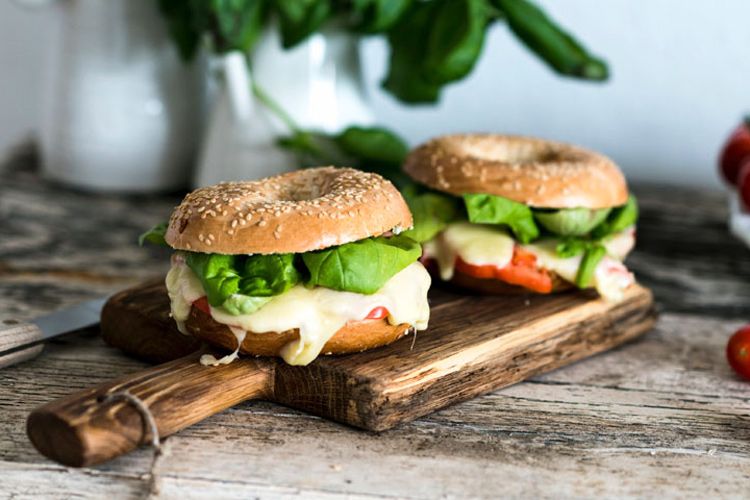 bagel-tomate-mozzarella