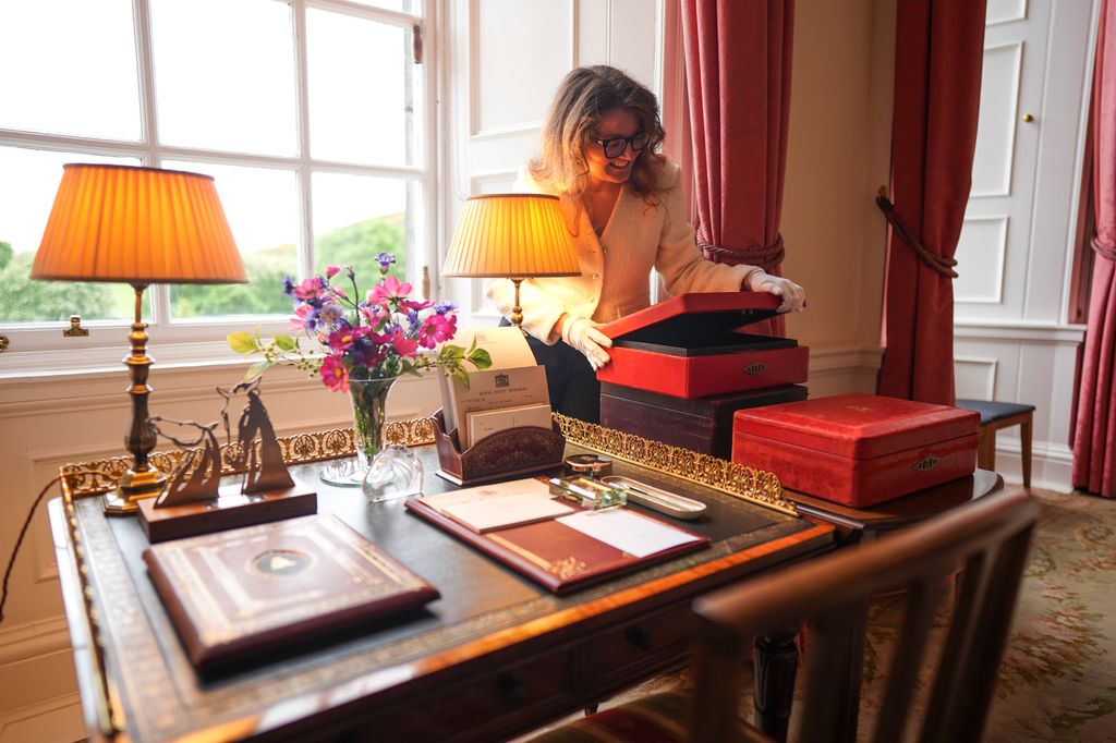 Escritori ode Isabel II en el Palacio de Holyroodhouse