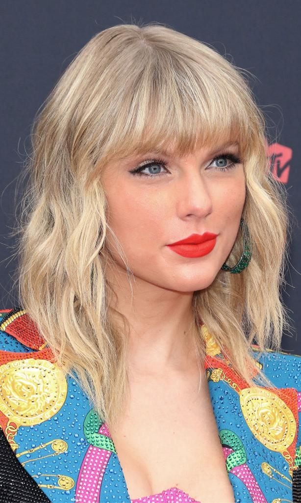 taylor swift con corte soft bang