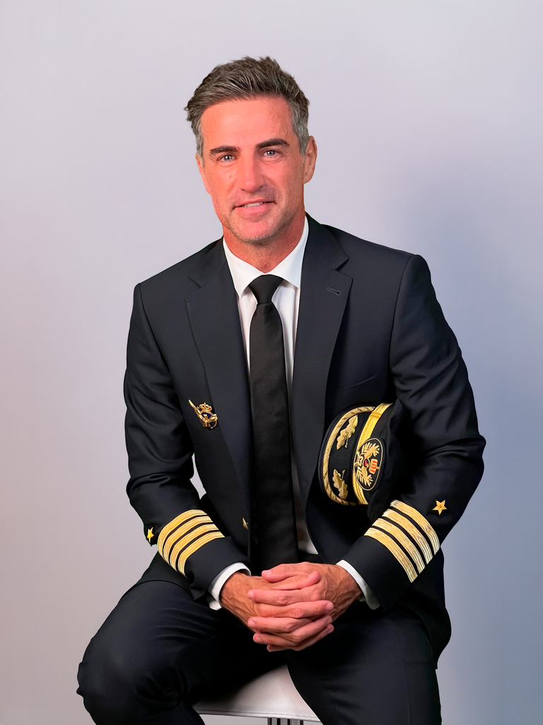 Perico Durán, piloto de Iberia, comandante del Airbus A320 y divulgador en redes sociales especializado en superar el miedo a volar