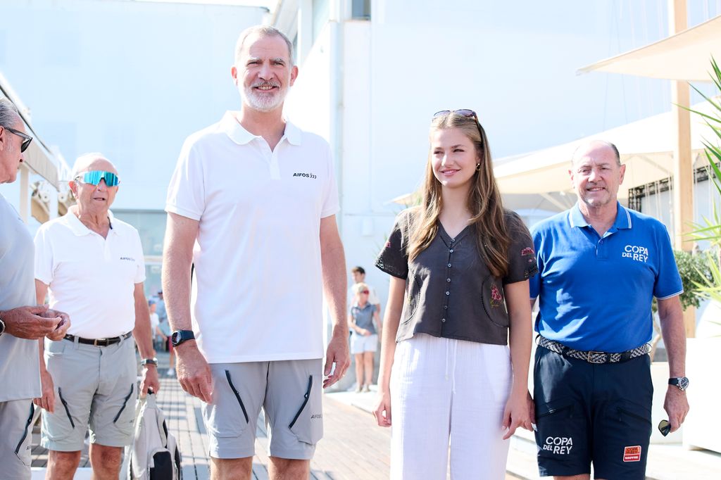 Felipe VI, junto a la princesa Leonor, tras participar en la Copa del Rey de Mapfre en Palma de Mallorca