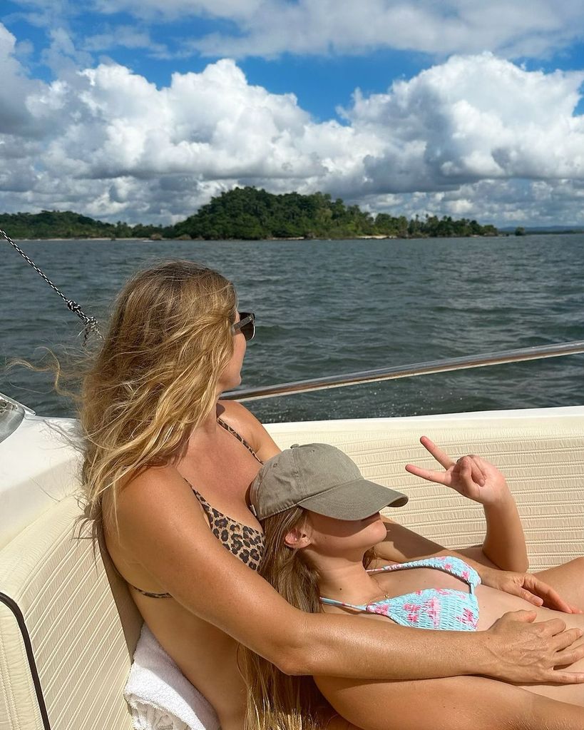 Gisele Bündchen y su hermana Patricia celebran su cumpleaños 44