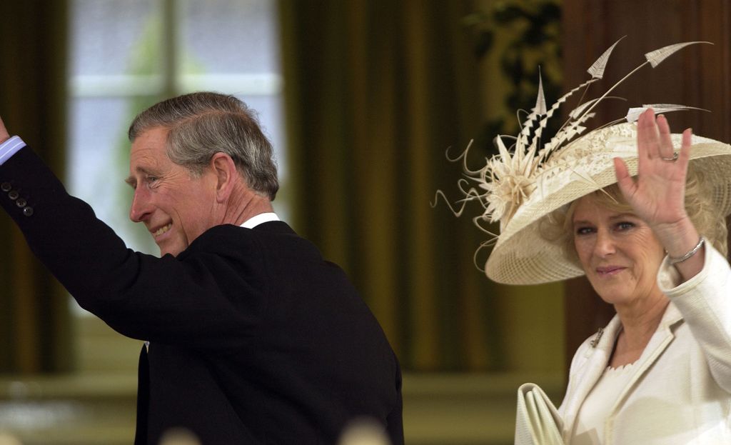 La reina Camilla, una novia real que rompió las reglas: los detalles del enlace más singular de la Casa Windsor