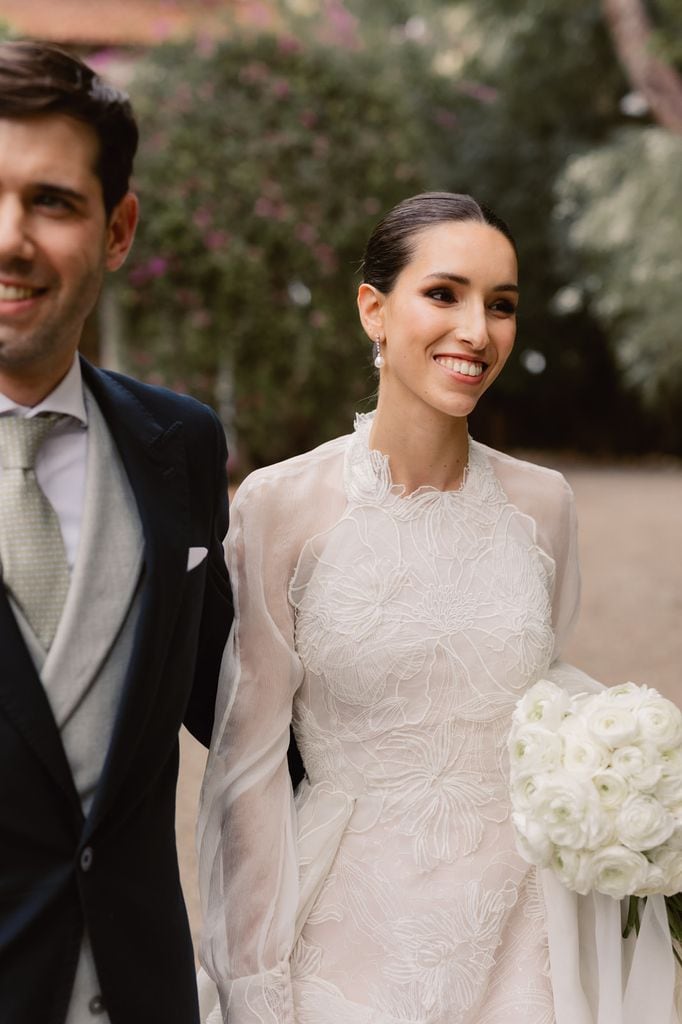 La boda de Elena con vestido de Inés Lacasa