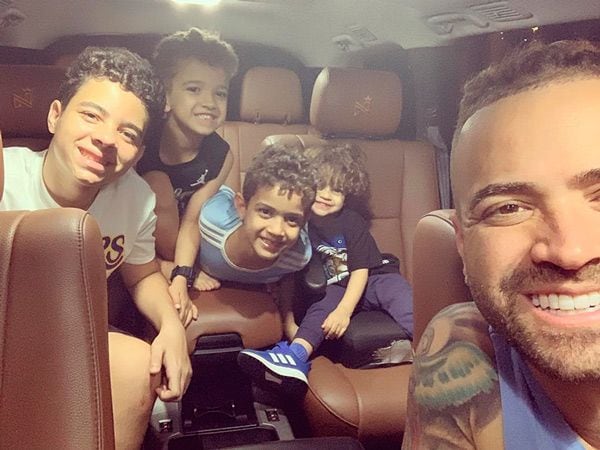 Nacho Mendoza e hijos