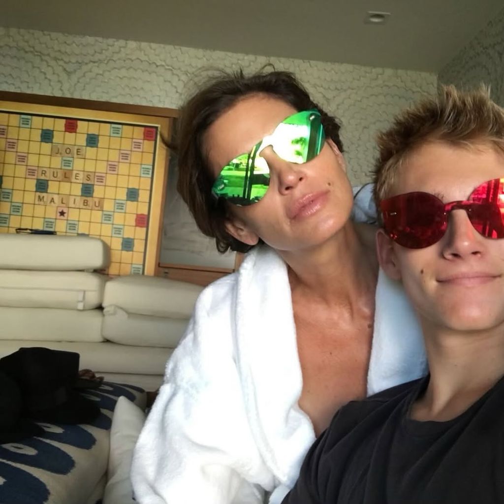 Esta es una de las últimas imágenes de Cindy junto a su hijo el pasado mes de julio con motivo de su cumpleaños