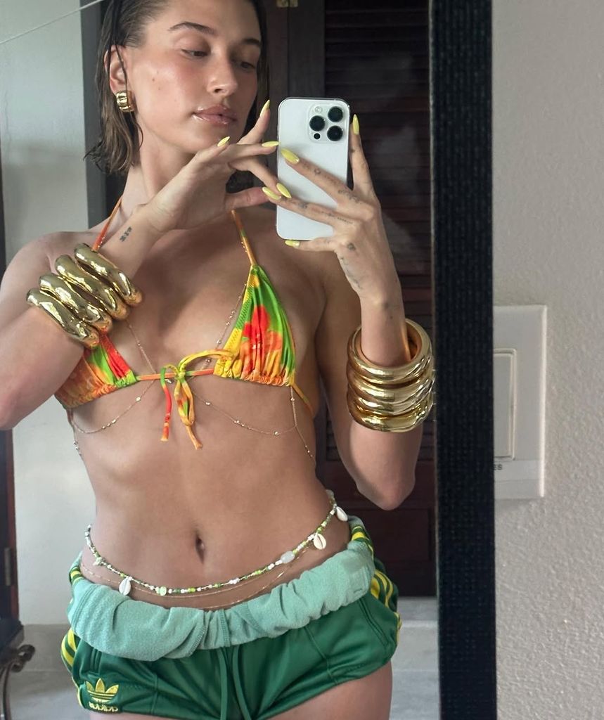 Hailey Bieber lemon nails