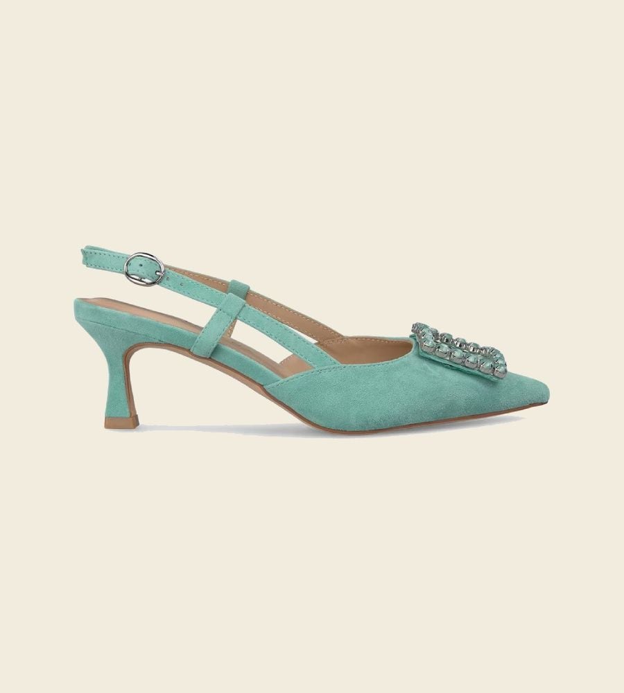 Un zapato destalonado en verde aguamarina con hebilla joya de pedrería, de Alma en Pena a la venta en El Corte Inglés