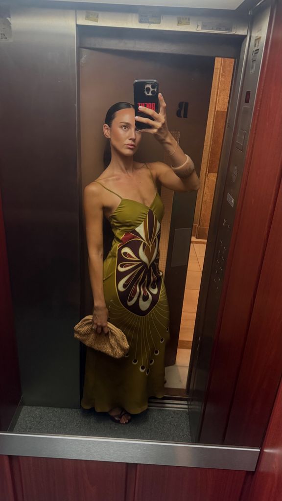 Rochi Laffón y su vestido 'holístico' en el Thyssen