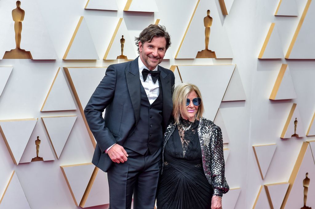 Bradley Cooper junto a su madre, Gloria Campano