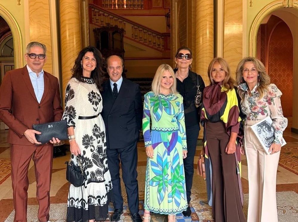 Boris Izaguirre ha acompañado a Eugenia Martínez de Irujo en la presentación del libro que rinde homenaje a la duquesa de Alba.
